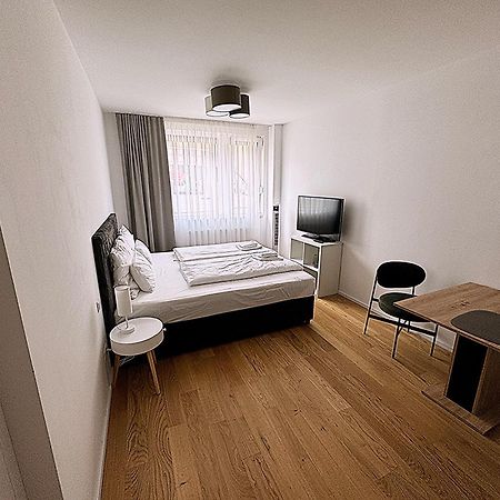 Myfavorit Apartments - Spacious Apartments Next To Puplic Transport U1 Direct Connection To Citycenter Wien Exteriör bild