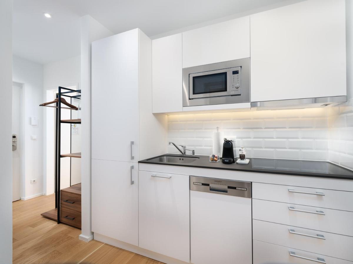 Myfavorit Apartments - Spacious Apartments Next To Puplic Transport U1 Direct Connection To Citycenter Wien Exteriör bild