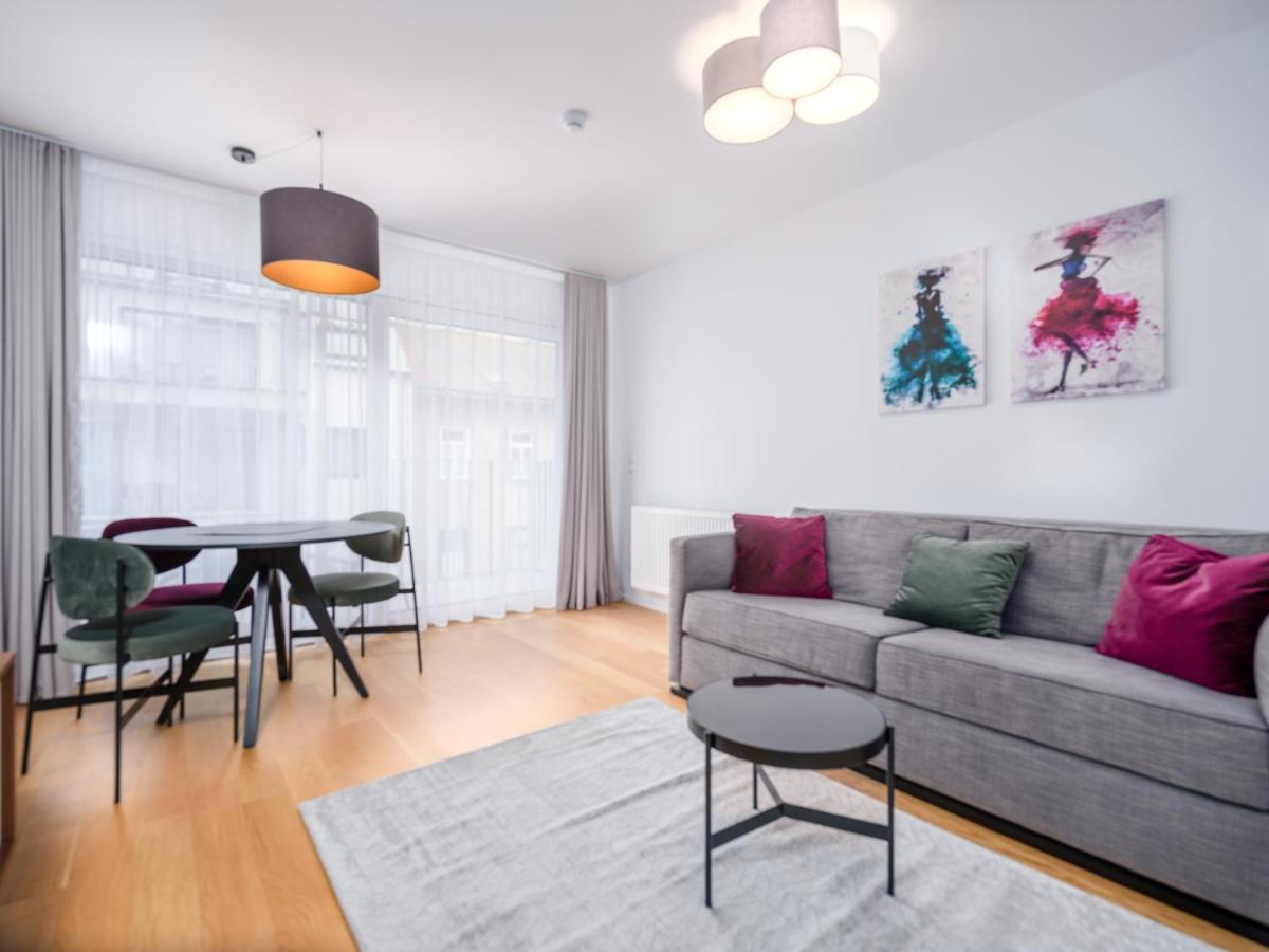 Myfavorit Apartments - Spacious Apartments Next To Puplic Transport U1 Direct Connection To Citycenter Wien Exteriör bild