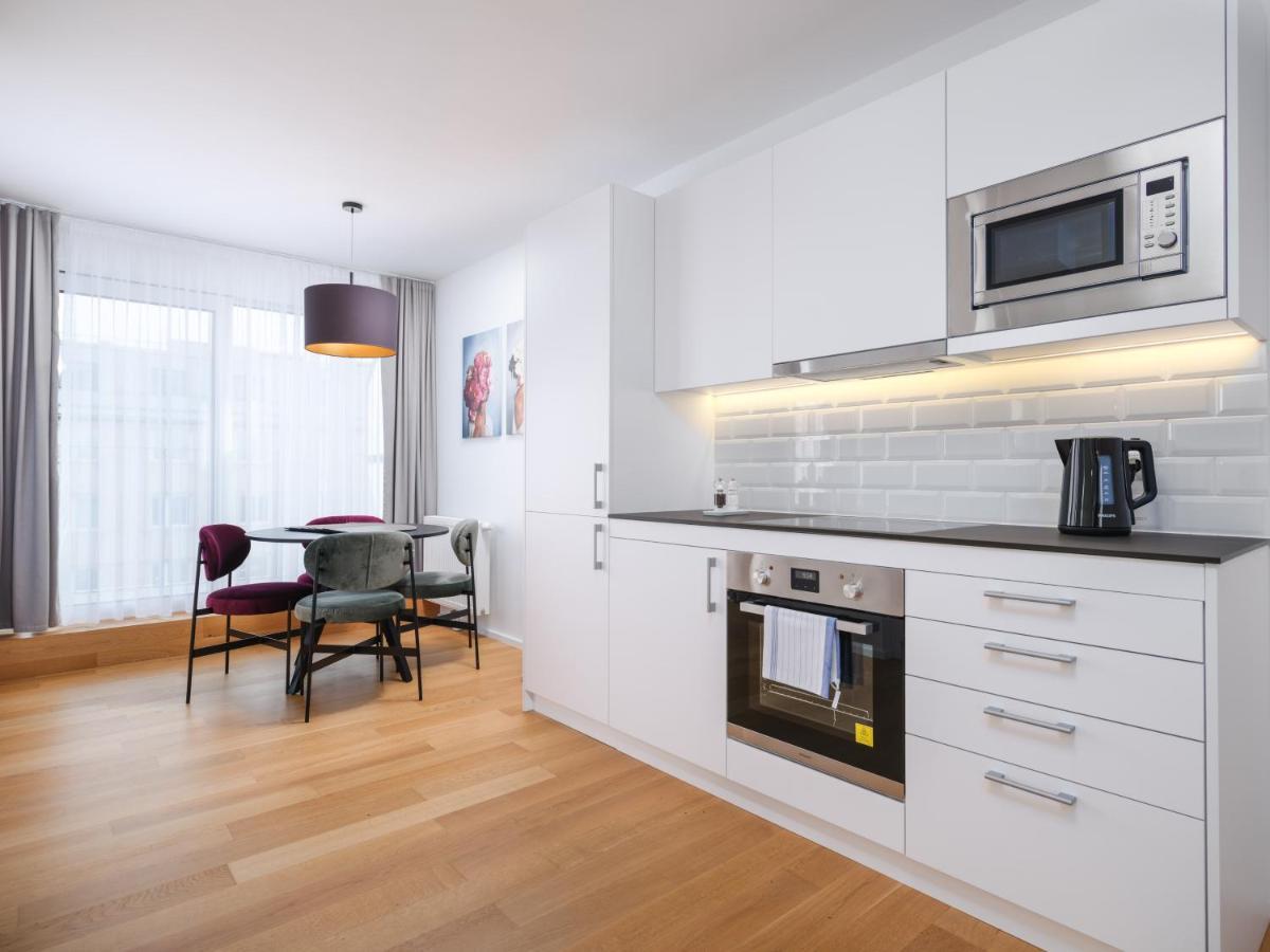 Myfavorit Apartments - Spacious Apartments Next To Puplic Transport U1 Direct Connection To Citycenter Wien Exteriör bild