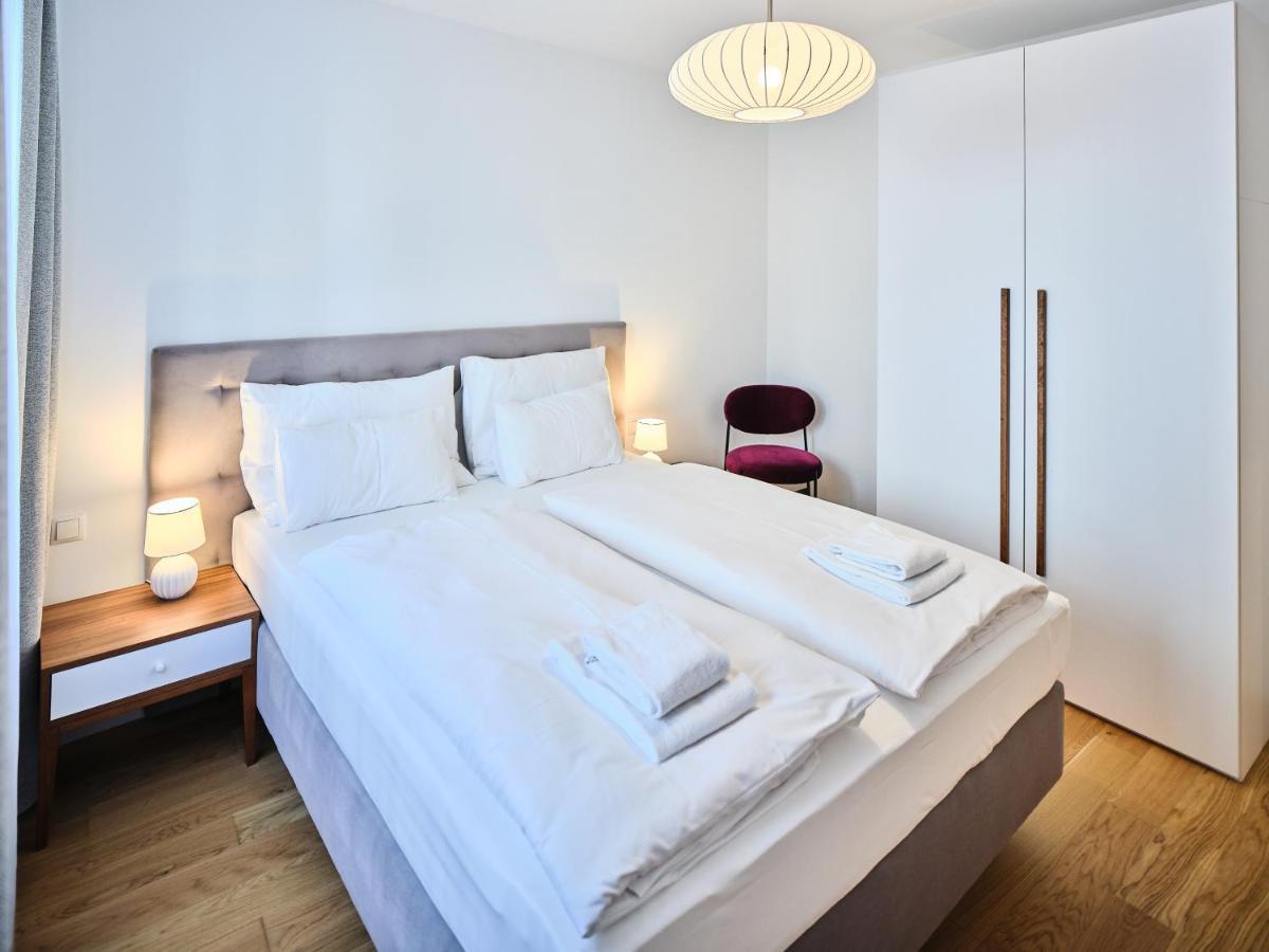 Myfavorit Apartments - Spacious Apartments Next To Puplic Transport U1 Direct Connection To Citycenter Wien Exteriör bild