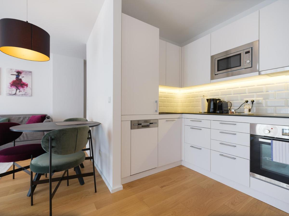 Myfavorit Apartments - Spacious Apartments Next To Puplic Transport U1 Direct Connection To Citycenter Wien Exteriör bild